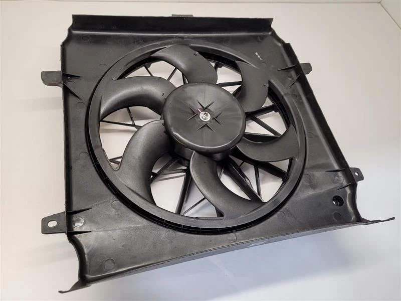 2002-2003 JEEP LIBERTY Radiator Fan Motor Without Tow Package 52079786AB  - Imagem 4 de 4