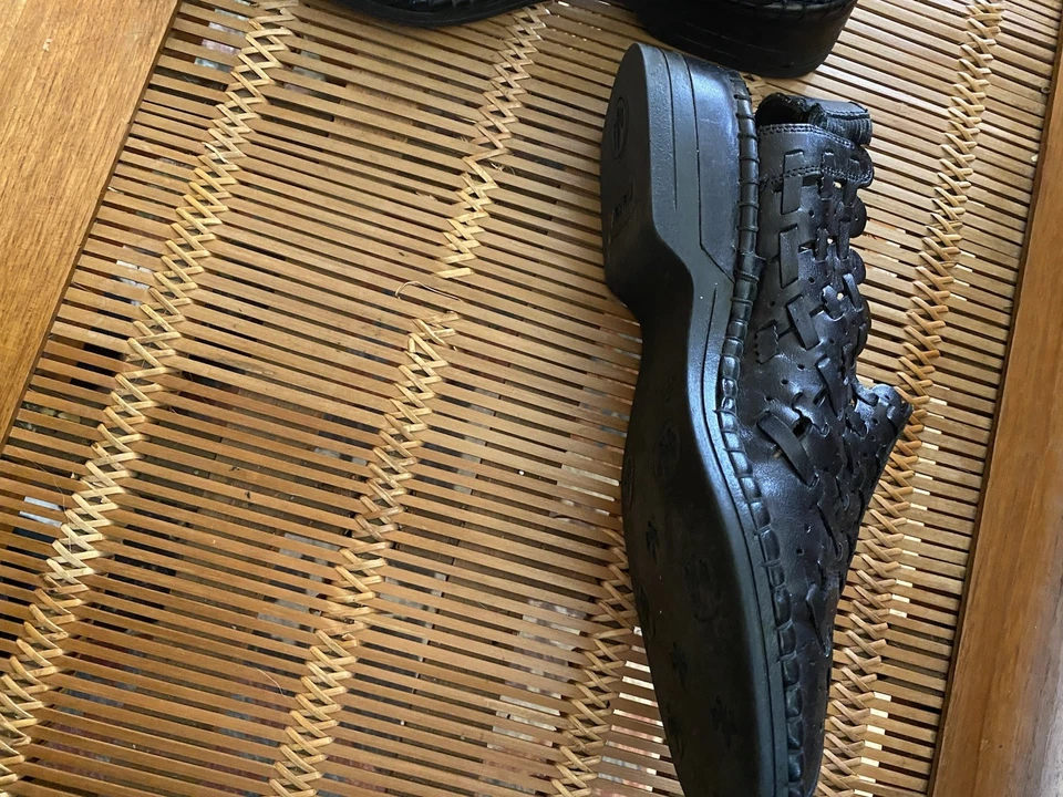 Zapatos REIKER NEGROS de cuero tejido con honda trasera talla US 8. Eur 38 Usado Foto 2 de 4