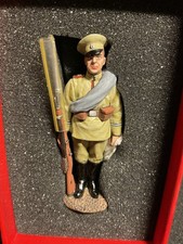 KING AND COUNTRY FW206 RUSSIAN SOLDIER STANDING AT ATTENTION RETIRED