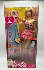 New Barbie loves Paul Frank Hi Julius Heart Wallet Necklace Skirt Blonde Doll 