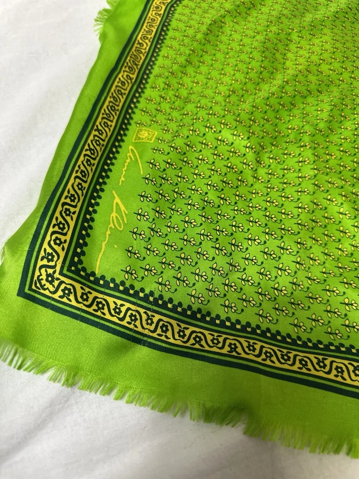 VINTAGE ANNE KLEIN SILK GREEN/ YELLOW SCARF 21x21 - Image 3 of 4