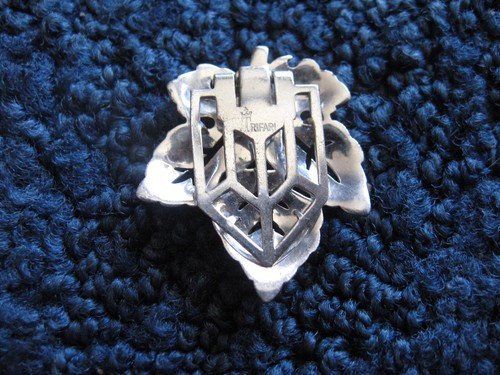 Trifari-Maple Leaf Dress Clip-Rhinestone and silver tone metal - Picture 3 of 4