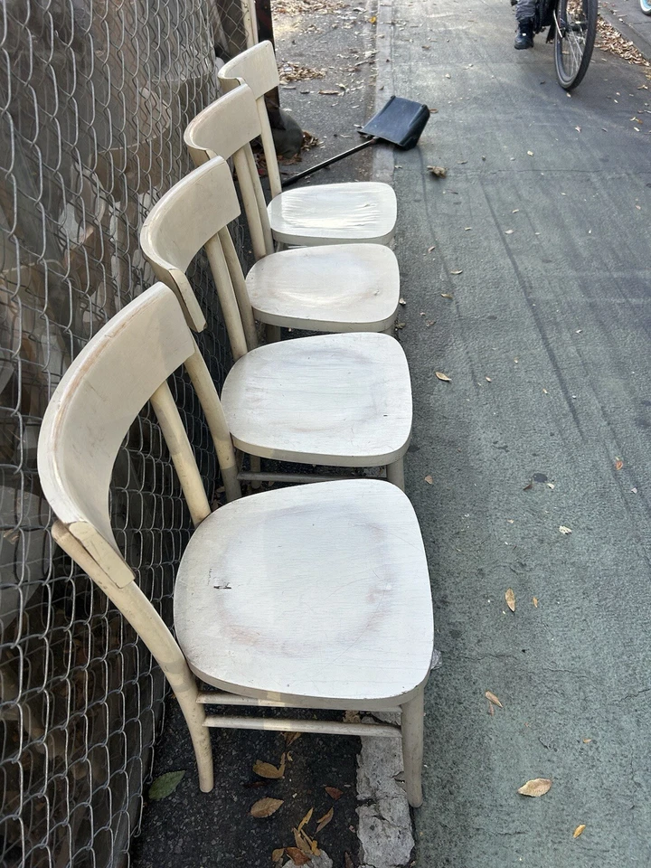 sillas artesanales antiguas blancas de resina madera maciza constructif manual Foto 2 de 4