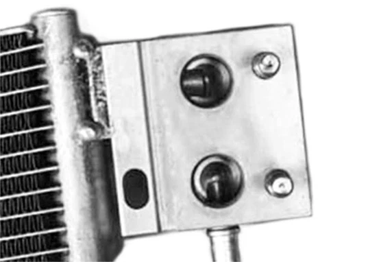 CONDENSADOR DE AIRE ACONDICIONADO NUEVO PARA FORD CROWN VICTORIA 06-11 9W7Z19712A BW7Z19712A FO30204 Foto 2 de 4