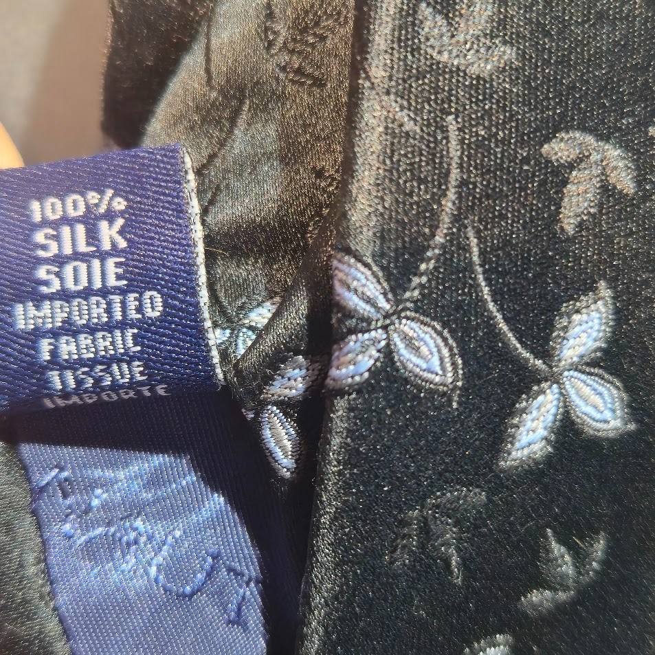 Nautica Black/Blue Floral 100% Silk Tie image 3