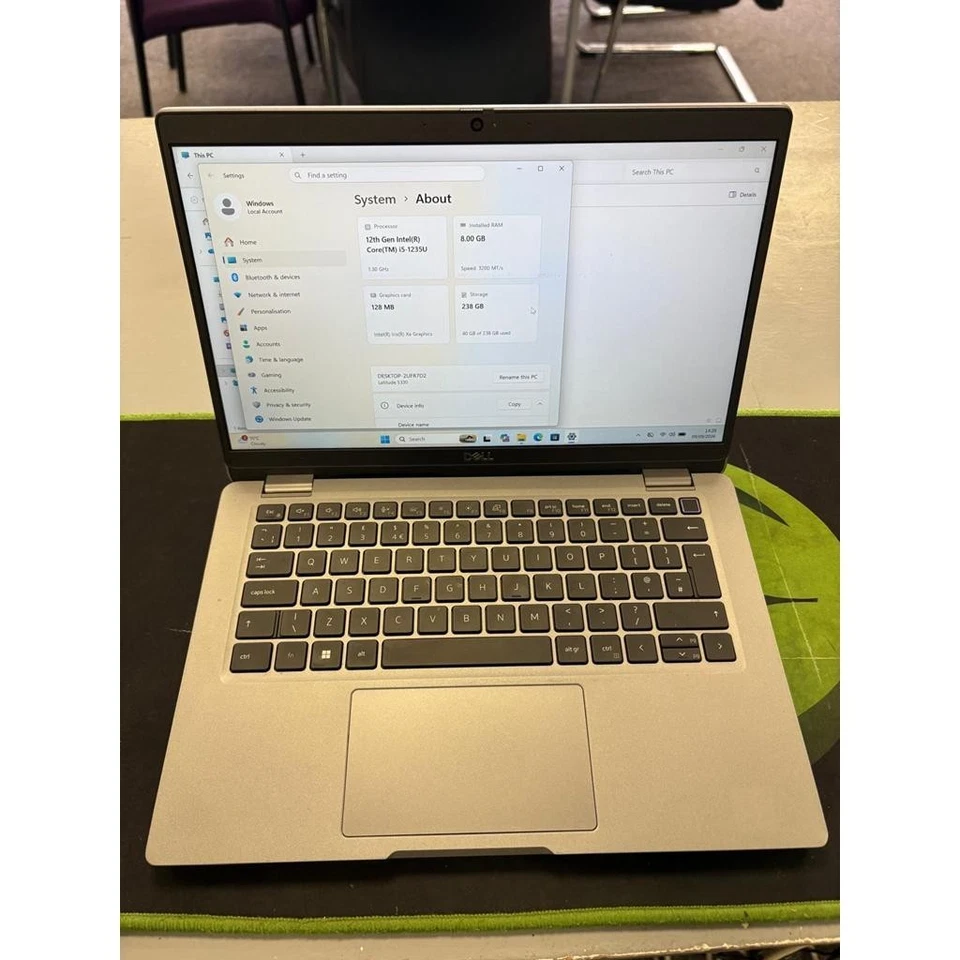 Dell Latitude 5330 · i5-1235U · 8GB · 250GB, photo 3 of 5
