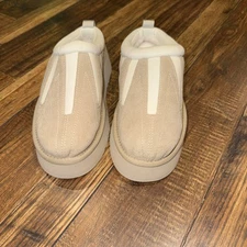 UGG Tazz Sunwave Platform Slipper/sand /size 9