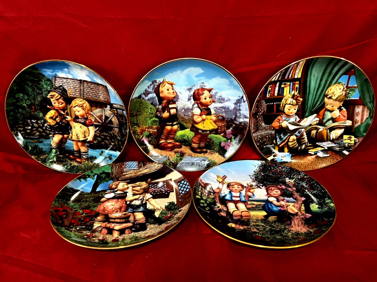 M.J. Hummel Set Of 5 Little Companions Gold Rim Collector