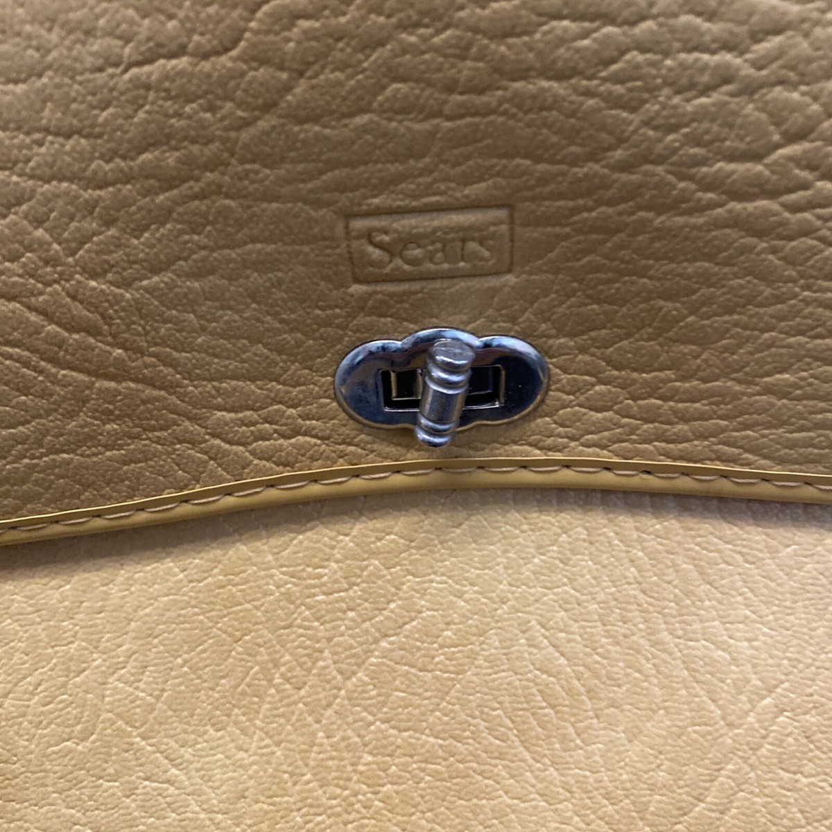 USA Vintage SEARS 60’s Travel Carry Bag s-l400.jpg