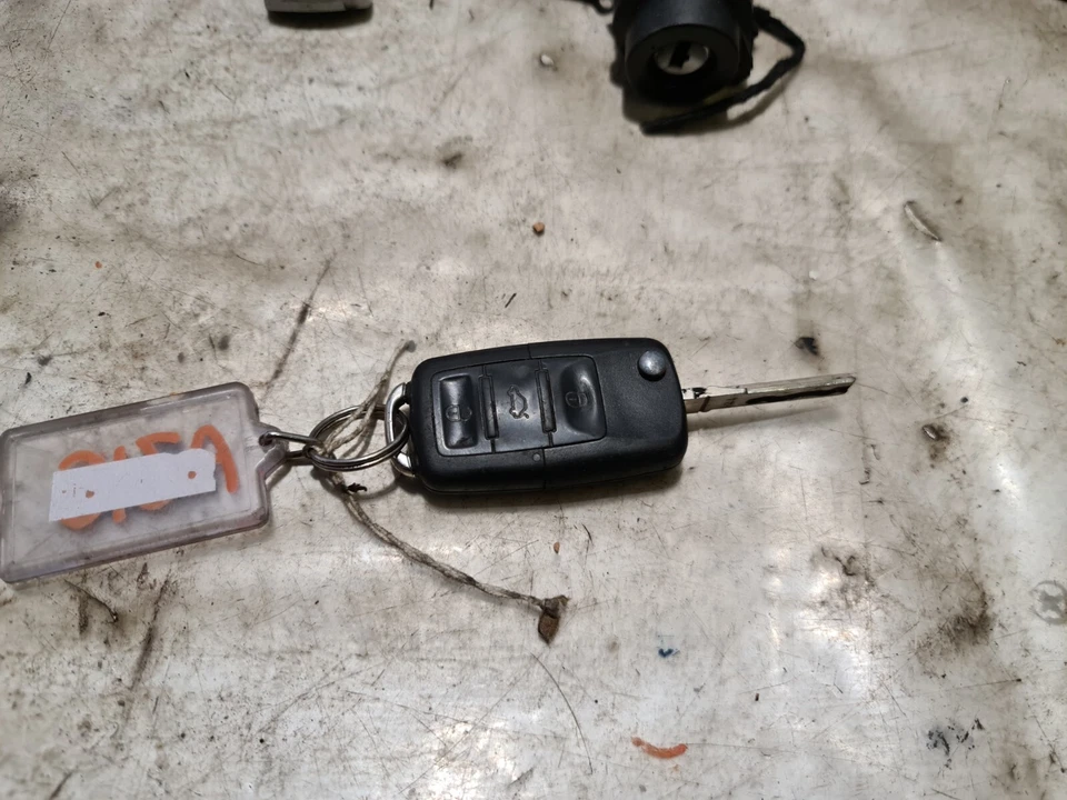 Skoda Fabia ECU Kit Speedometer Ignition Switch W/ Key 1.4 Diesel 2010 MK2 OEM - Image 4 of 4