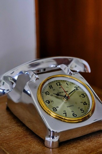 Silver Chrome Vintage Desk Home Decor Telephone Table Clock Christmas Gift - Picture 5 of 6