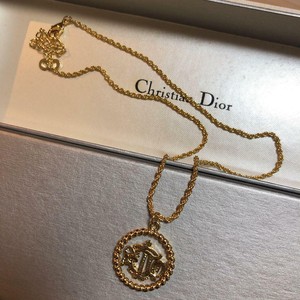 dior circle necklace