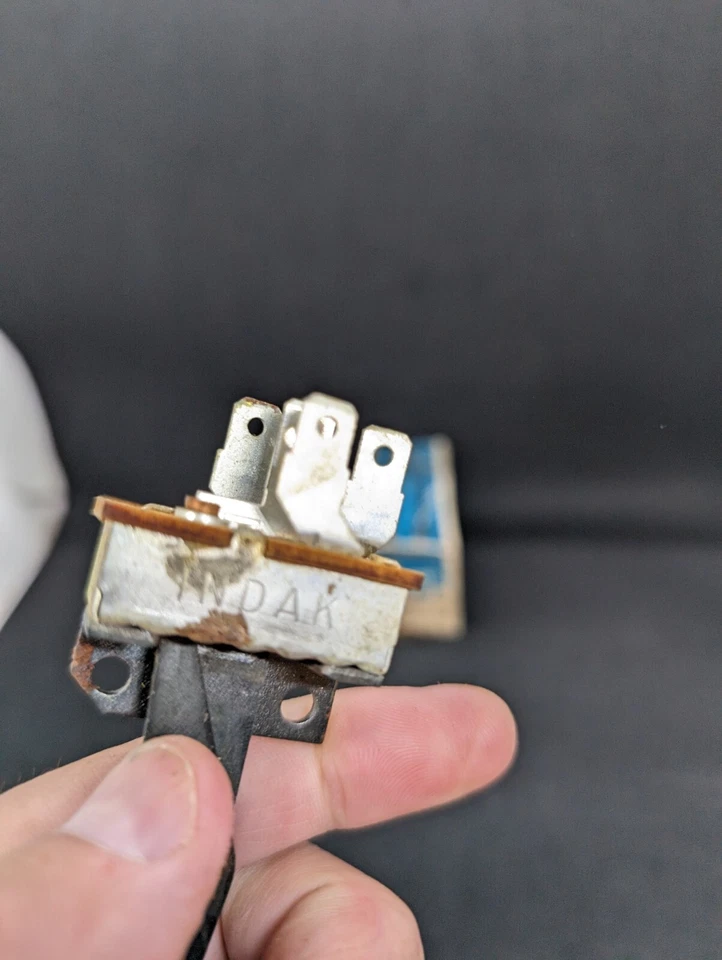 Nuevo de Lote Antiguo 1969 1970 1971 1972 Pontiac Grand Prix Calefactor Ventilador Ventilador Interruptor 7309486 Foto 4 de 4