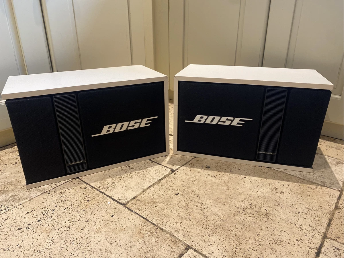 BOSE 301 Music Monitor II speakers X 2 WHITE L+R EXCELLENT