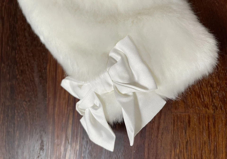 Crazy 8 Girl 2Y-3Y Nuevo con Etiquetas Abrigo de Piel Sintética Chaqueta Lazo Navidad Diamante Botón Vacaciones Foto 3 de 4