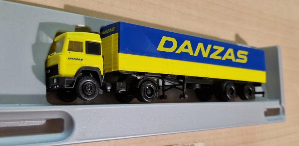 Herpa 847014 IVECO TURBOSTAR DANZAS telonato 1:87 OVP - Immagine 2 di 3