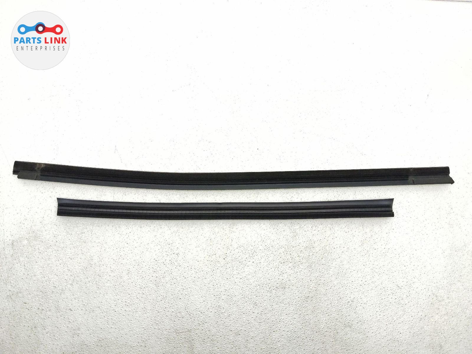 2017-20 MASERATI LEVANTE REAR LEFT DOOR TRIM MOLDING BELT CHROME APPLIQUE M161