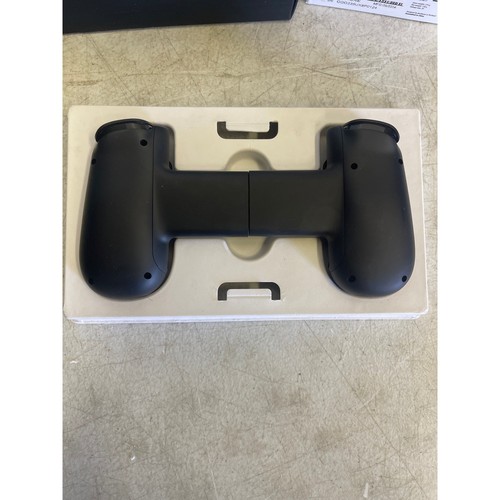 Backbone One USB-C - Mobile Gaming Controller for Android, Generation 1, Black - Picture 5 of 9