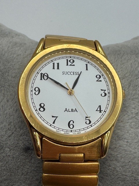 ALBA Vintage Quartz Tone V721-6A70 Parts/Repair Men's Gold Success Watch - VintageWatches.PK ALBA Vintage Quartz Tone V721-6A70 Parts/Repair Men's Gold Success Watch - vintagewatches.pk