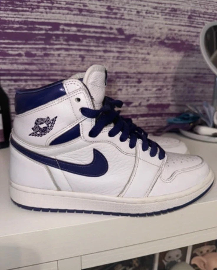 Nike Air Jordan 1 Retro High OG, foto 1 di 5