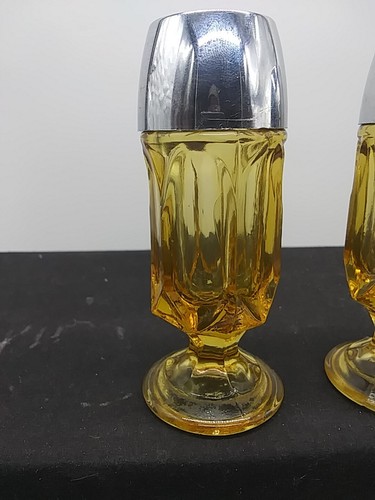 Vtg Anchor Hocking? Amber Glass Georgian 4" Salt & Pepper Shaker Set - Picture 15 of 16