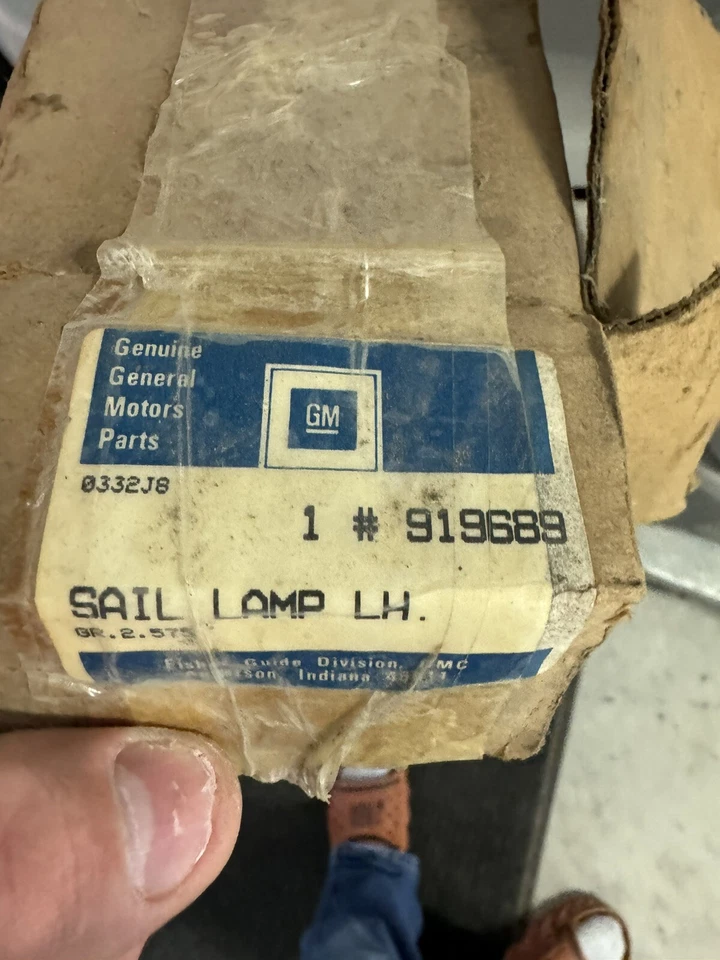 85-90 Oldsmobile 98 Regency Brougham Opera Light LH New Old Stock 919689 MINT - Image 2 of 4