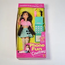 PHONE FUN COURTNEY 1995 (Skipper Friend)  Barbie Doll Set 14314 New In Box