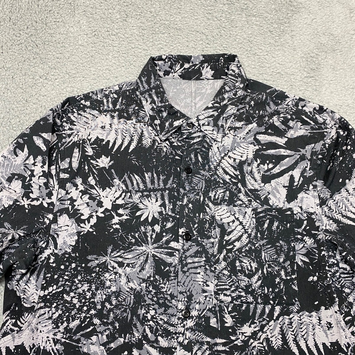 Lululemon All Town Shirt Mens Large Gray Black Leafy Athletic Fit