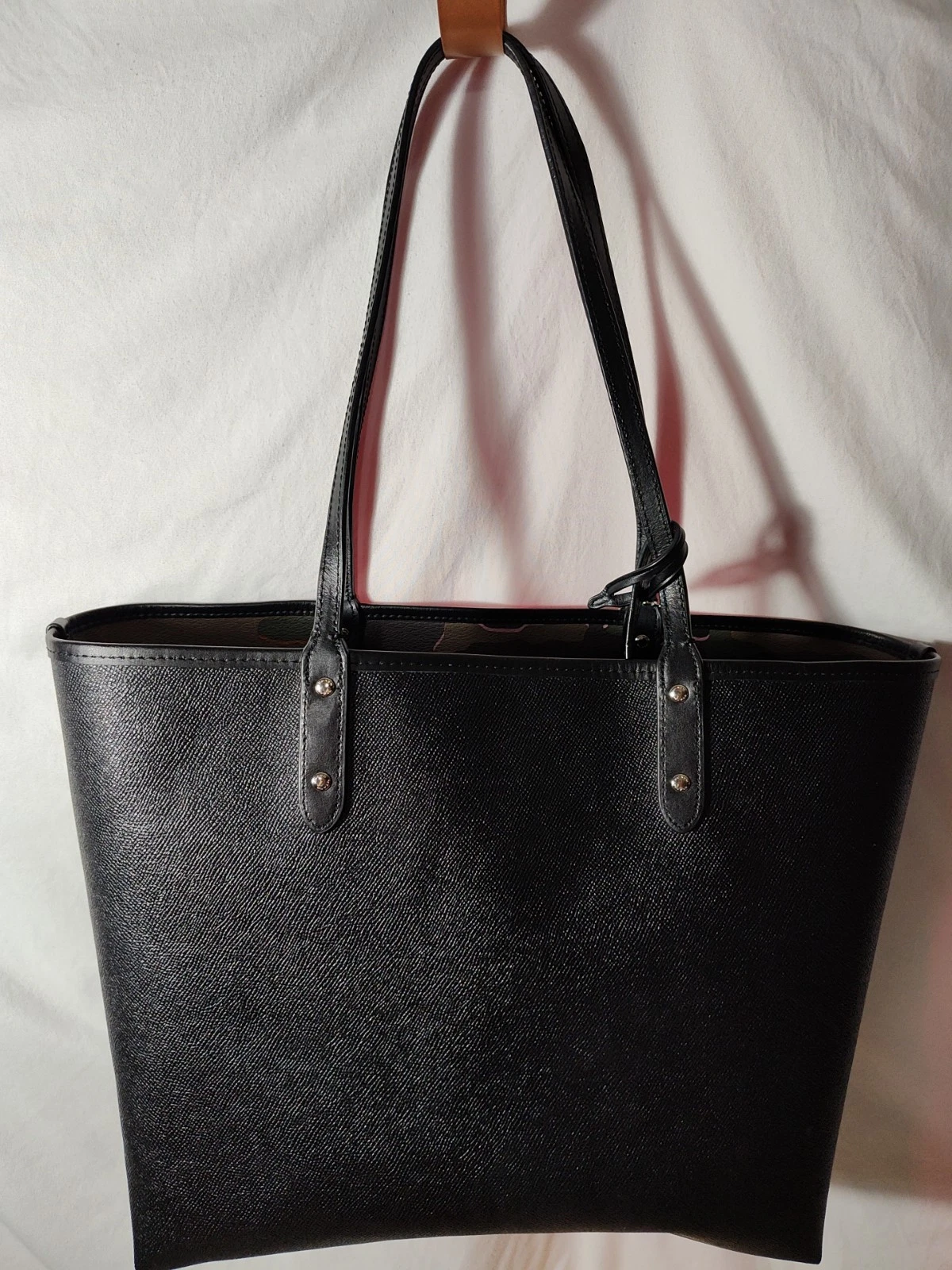 Coach Borsa a mano reversibile nera e mimetica con frizione nera F31451