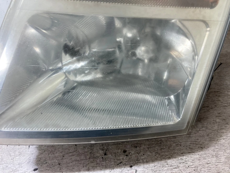 2011 FORD TRANSIT CONNECT PASSENGER & DRIVER SIDE FRONT HEADLIGHTS PAIR - image 3 of 4