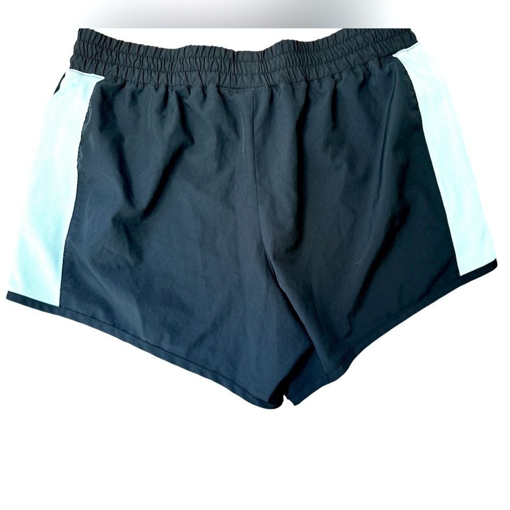 PUMA Women's Run Favorite Velocity 3" Shorts | Size Medium | EUC thumbnail 2