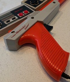 Nintendo 1985 Controllers For NES Console X 2 And 1 X 1985 Zapper Vgc Original 