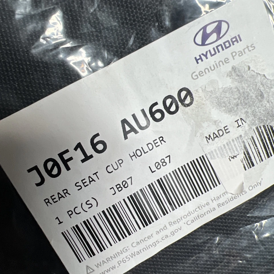 Portavasos asiento trasero acento original Hyundai 2018-2022 J0F16-AU000 Foto 3 de 4