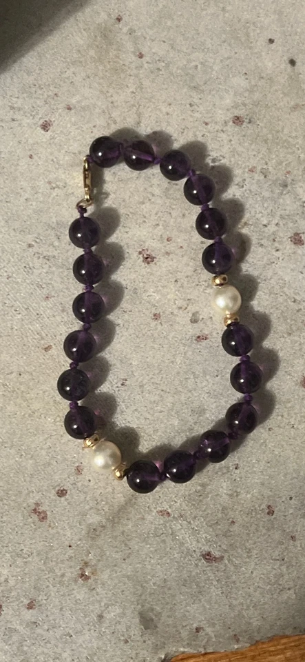 Amethyst & Pearl Hand-tied Beaded 8” BRACELET 14k 585 Yellow Gold accents - Image 2 of 4
