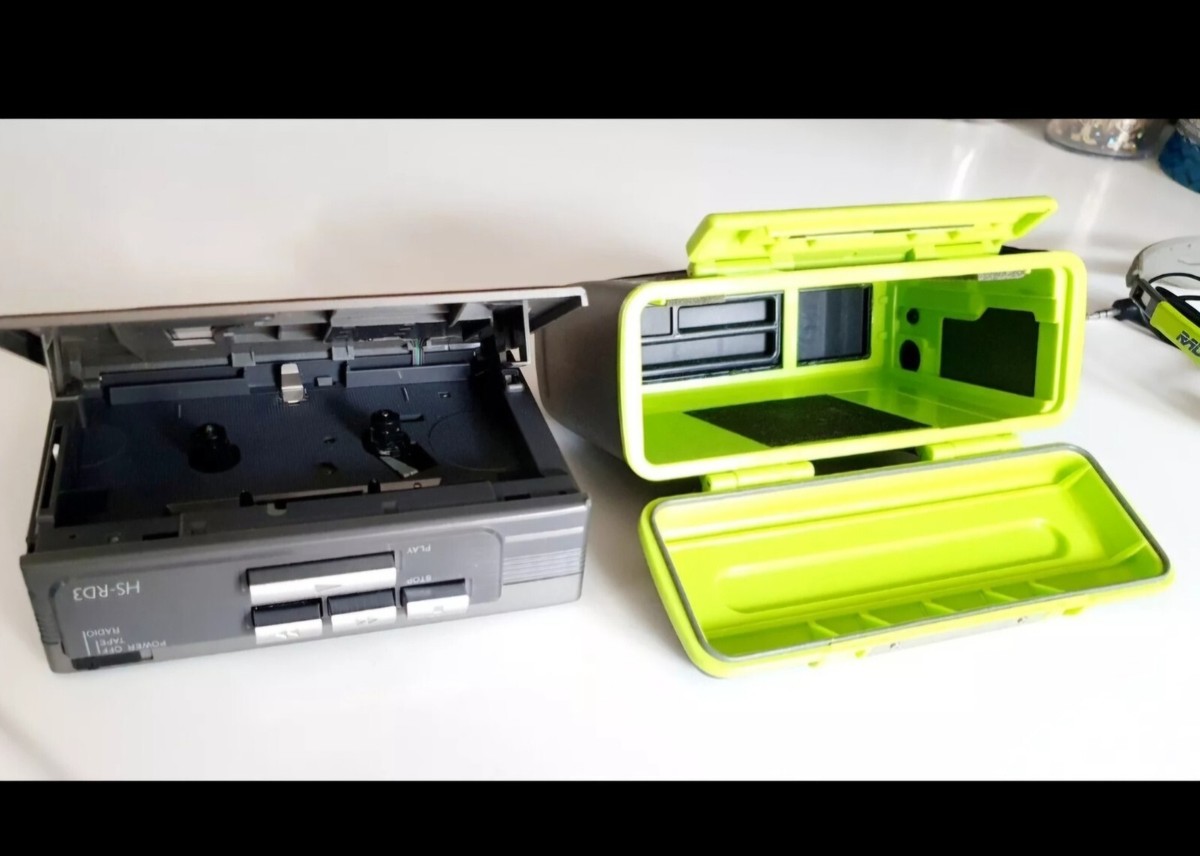 Aiwa HS-RD3 Radio Cassette Player Sports water resistant Walkman +