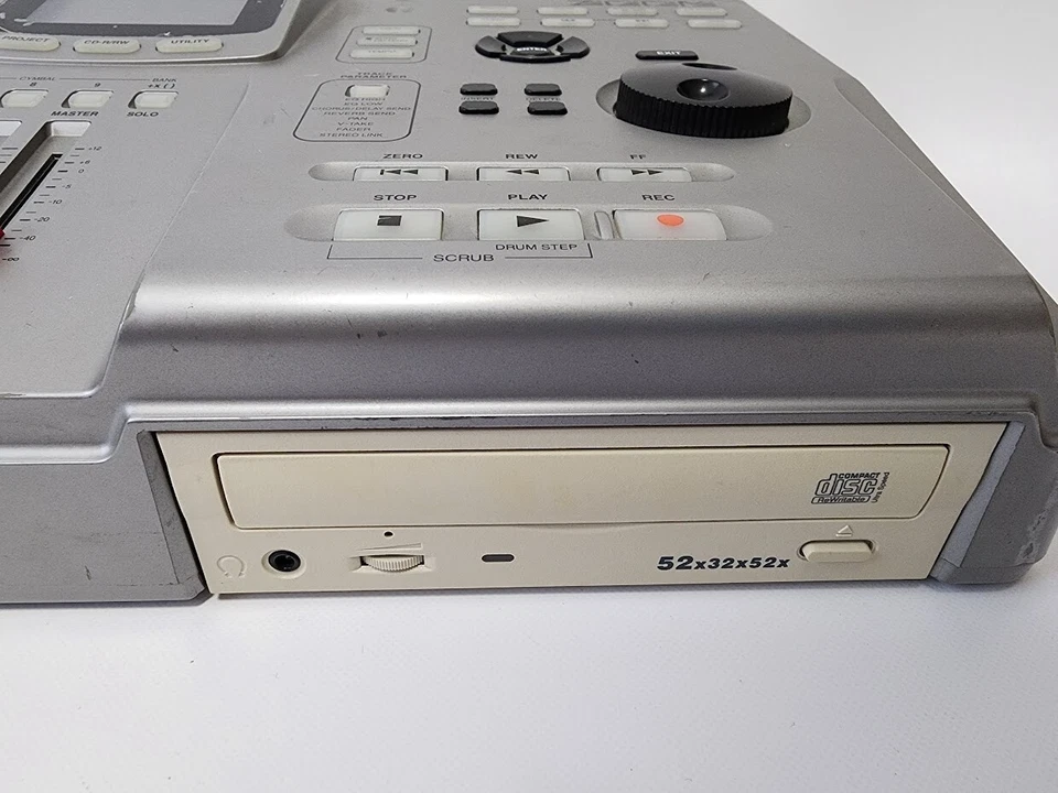 ZOOM MRS-802 Multi Recording Studio Digital 8 Track Recorder  - Image 2 of 4