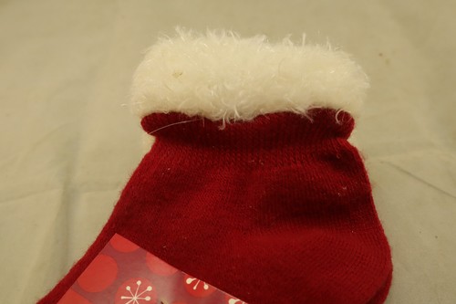 Red Acrylic Polyester Kid's Size 10-1/2-4 Holiday Socks Pair - Picture 3 of 5