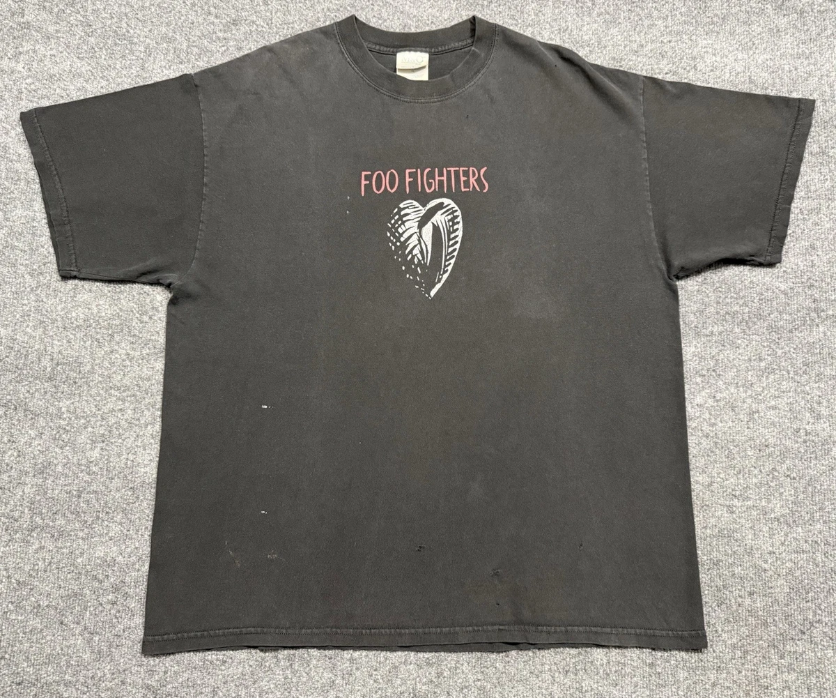 【FOO FIGHTERS】ONE BY ONE ツアーTシャツ Foo Fighters x One By One x Tour T-Shirt | TShirtSlayer TShirt and