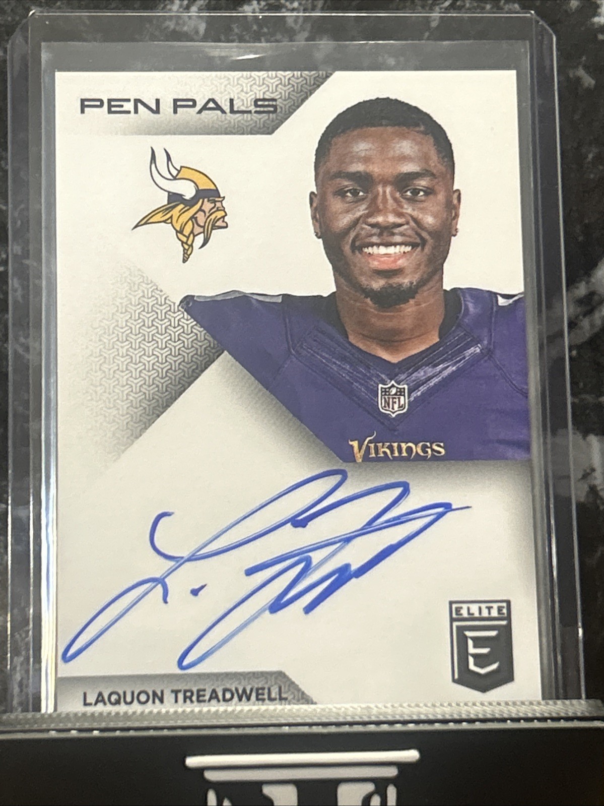 Laquon Treadwell Panini Donruss Elite Pen Pals Autographs #PPLT Base