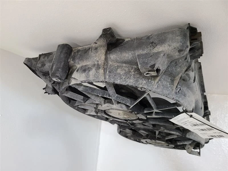 2007-14 CHEVROLET SUBURBAN 1500 Radiator Fan Motor Assembly Dual Fan 15780788 - Imagem 3 de 4