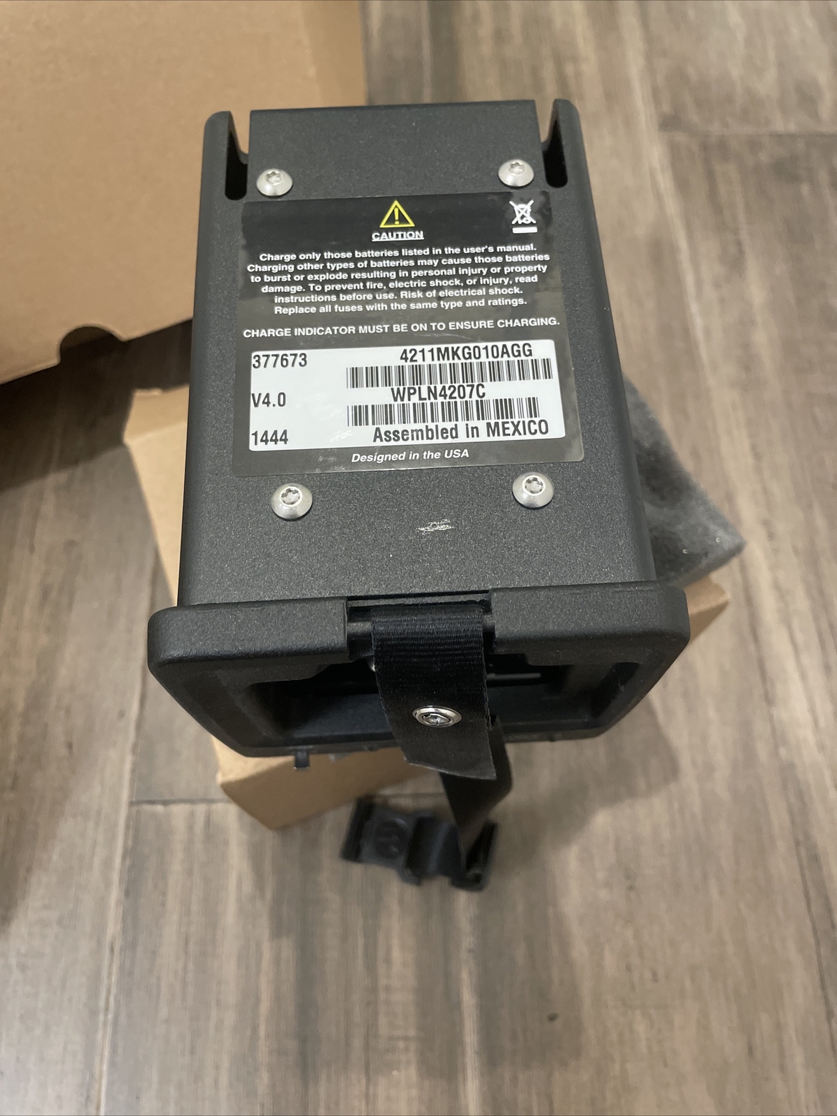 Motorola WPLN4207C Vehicular Car Rapid Charger XTS2500 XTS5000 MT2000