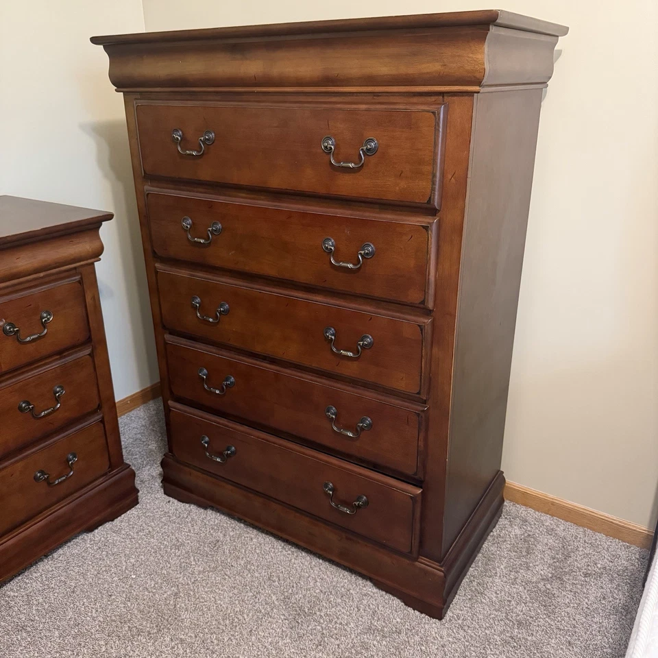 CHEAP PRICE ONLY TODAY  Large Mahogany Chest of Drawers in very good condition - Image 2 of 4