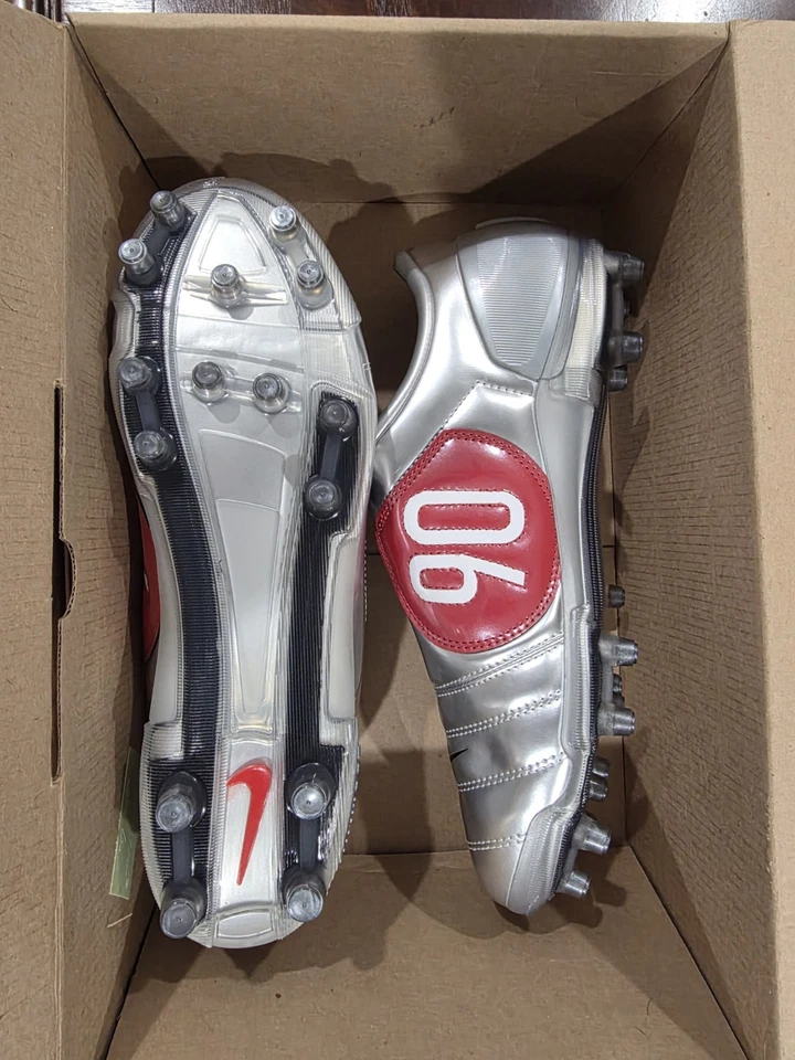 Total 90 Silver Cleats Size 10 - Image 3 of 4