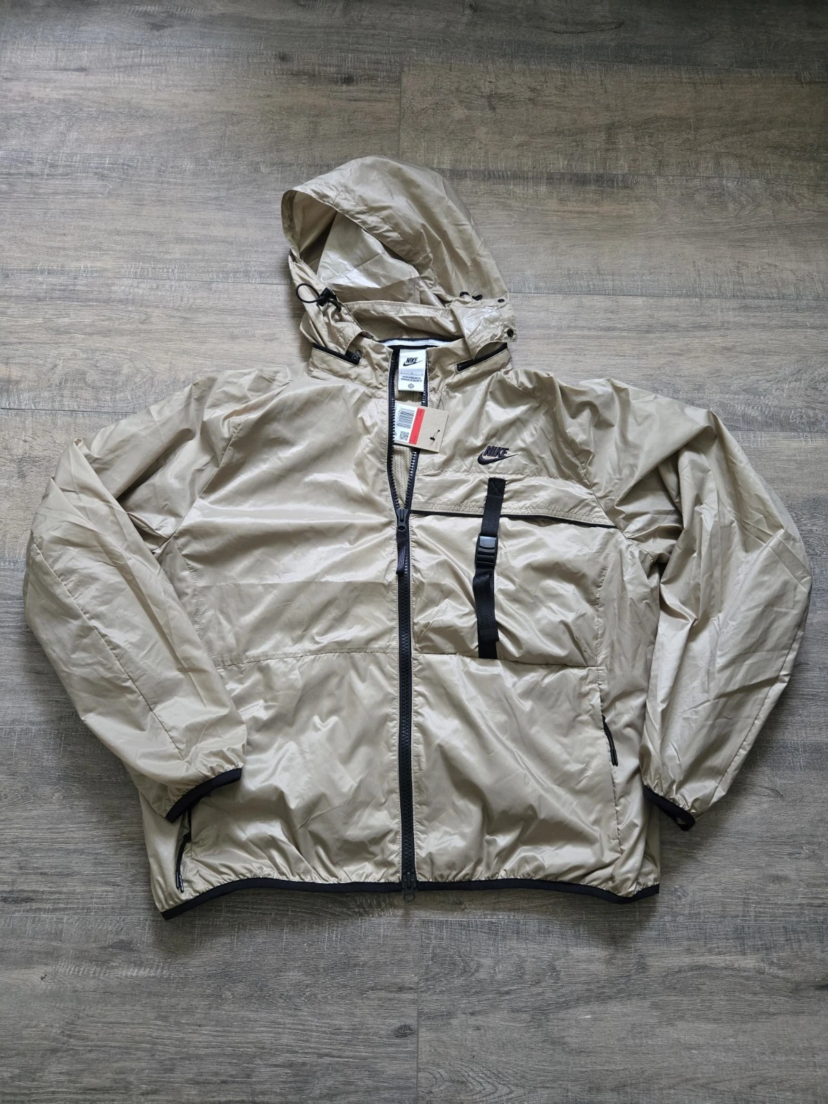 Nike Tech Woven Lined Loose Fit Packable Jacket Beige Men Size Large FB7903-247