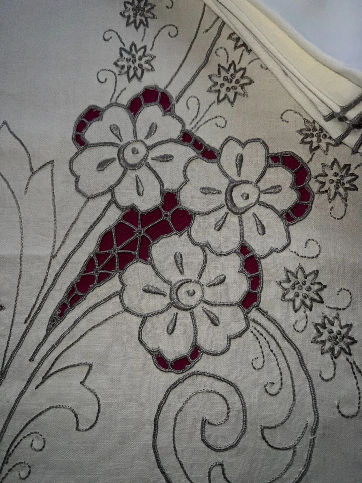 Nappe en coton jaune pâle brodée main  260 cmx 165 cm + 12 serviettes réf T107 - Photo 3/4