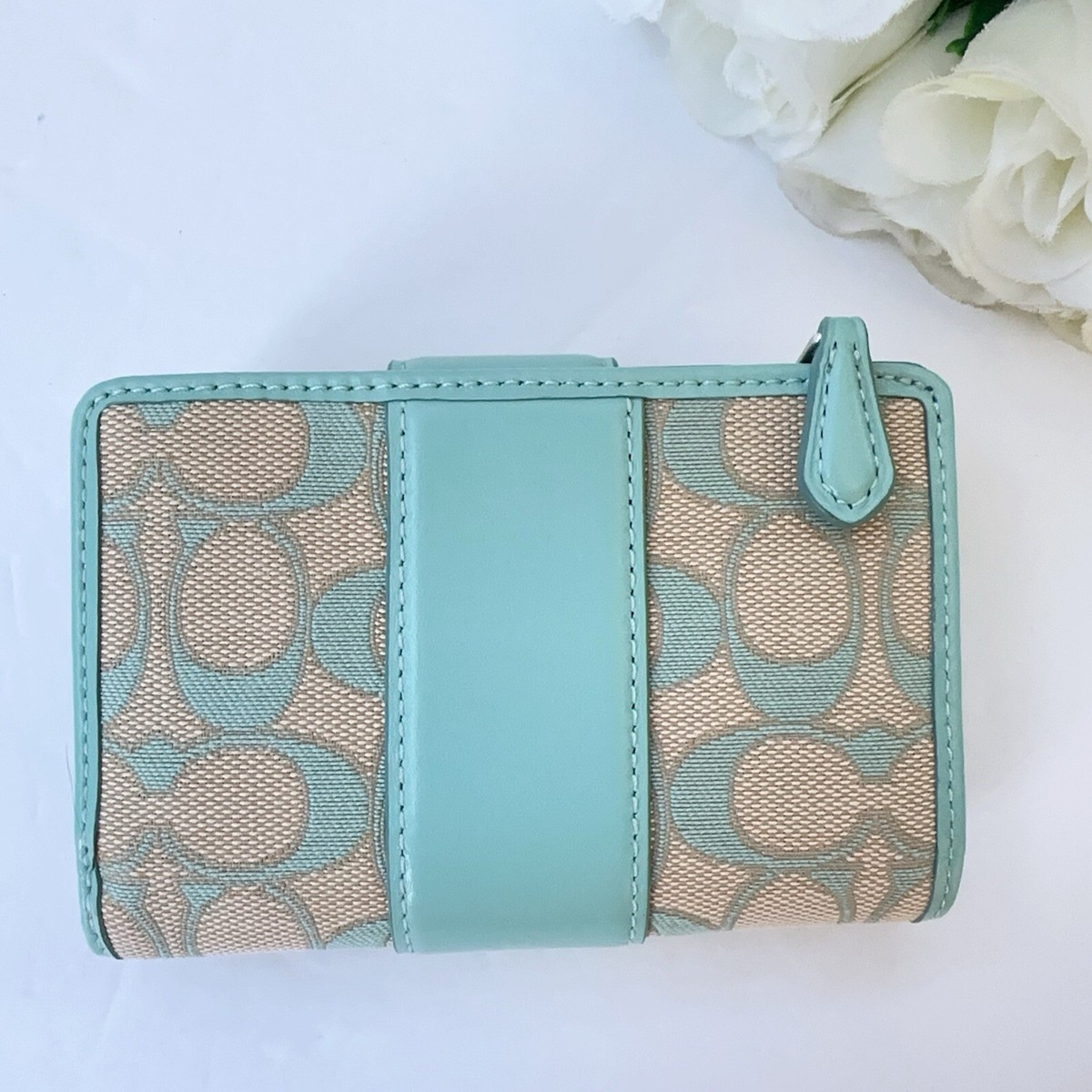 NWT Coach Medium Corner Zip Wallet In Signature Jacquard