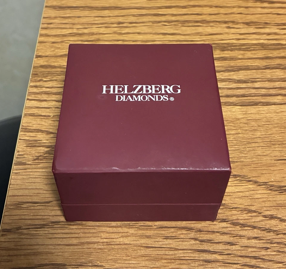 Женское помолвочное кольцо с бриллиантом Helzberg - Изображение 4 из 4