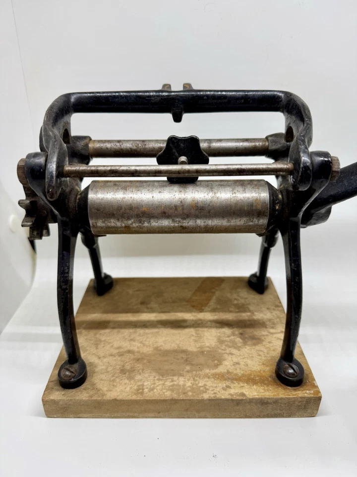 Vitantonio Mfg Máquina Laminadora de Pasta Manivela con 9 Rodillos 1920 Antigua EE. UU. Foto 4 de 4