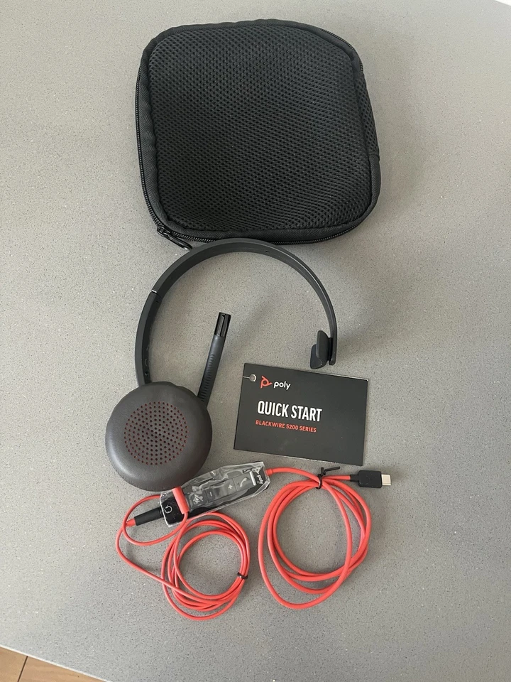 Auriculares USB Plantronics Blackwire serie 5200 de Poly - Nuevos con bolsa Foto 2 de 4