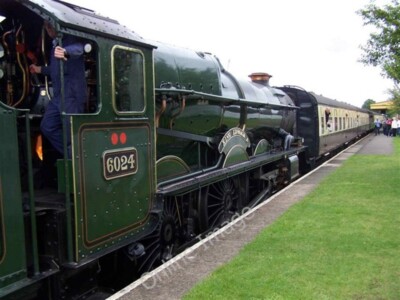 Foto 6x4 Washford Bahnhof Washford \/ST0441 Der Zug nach Minehead gezogen c2009